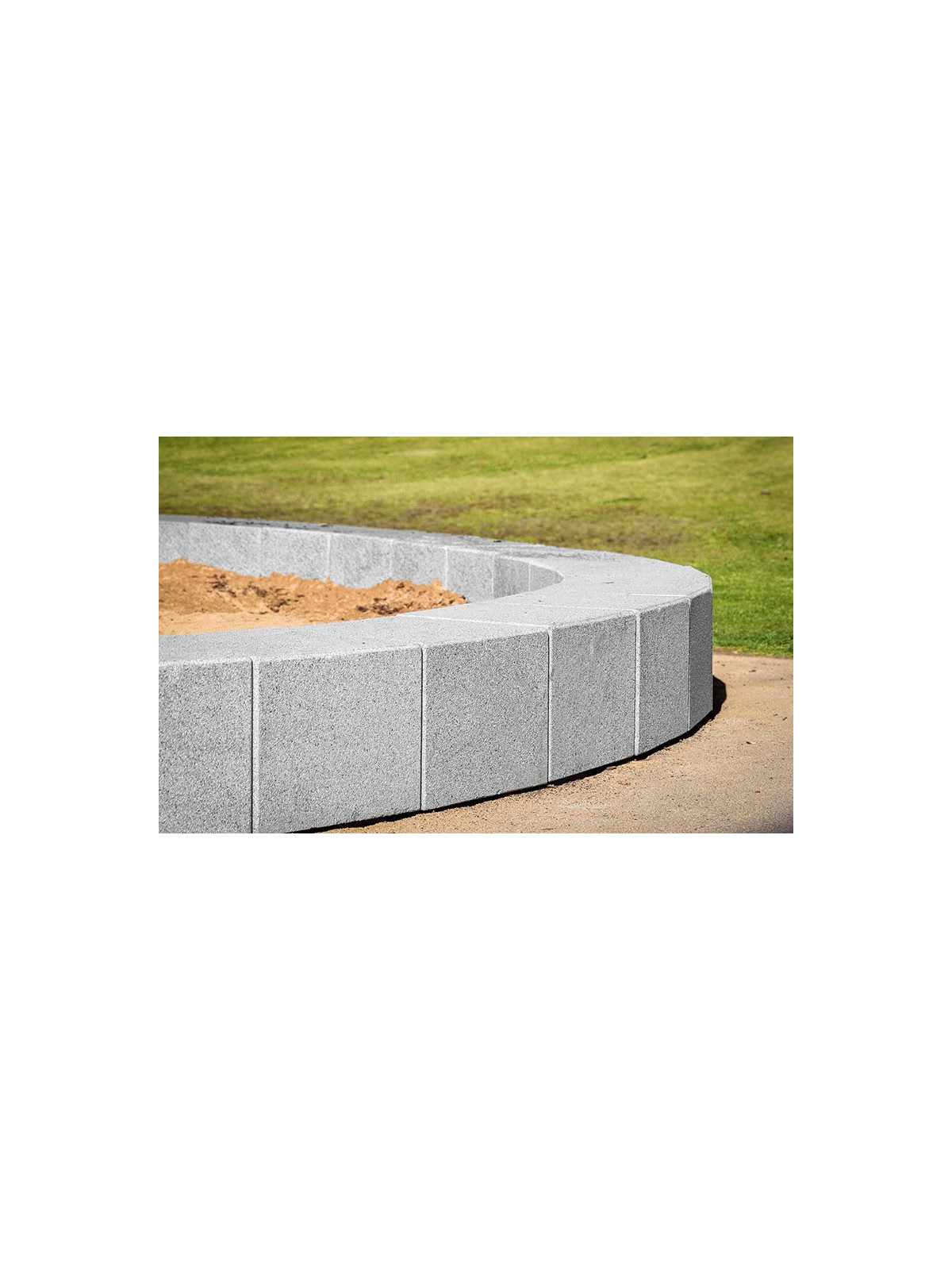 CUBE BLOC COURBE SENEB
ASSISE BÉTON POUR EXTÉRIEUR