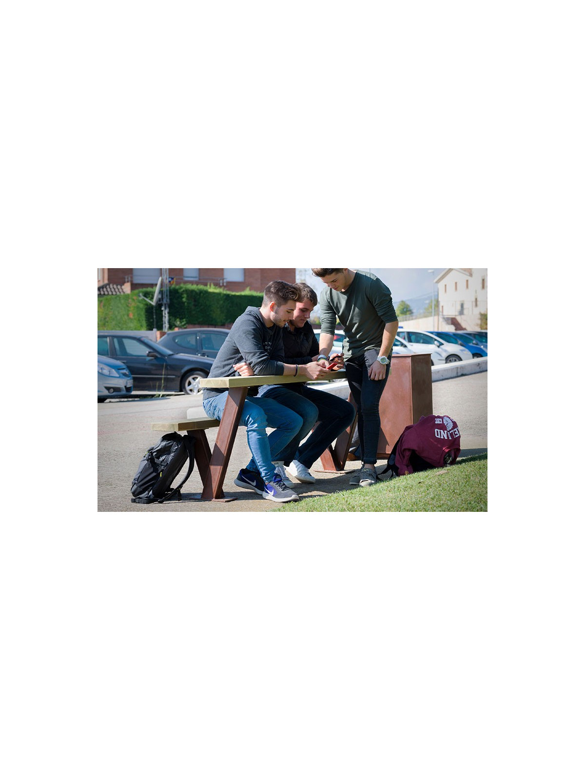 ASSIS DEBOUT ALES ACIER CORTEN BOIS
MOBILIER URBAIN DESIGN ET MODERNE POUR ESPACE VERT EXTÉRIEUR