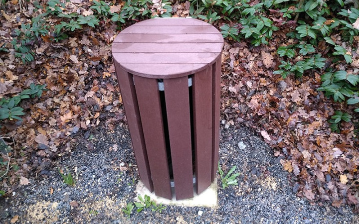 CORBEILLE OUVERTURE FRONTALE PLASTIQUE RECYCLE MARRON