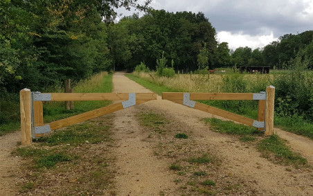 BARRIERE DOUBLE PIVOTANTE