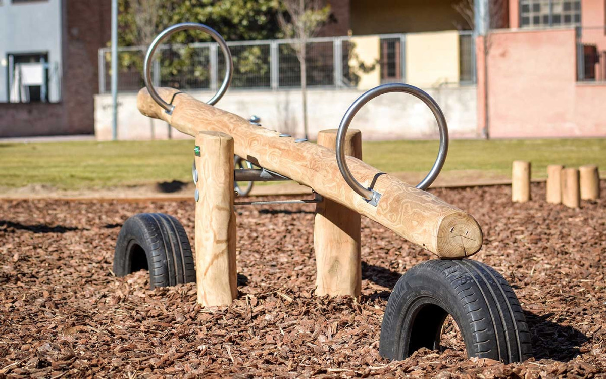 BALANÇOIRE HORIZONTALE DOUBLE FARFADET EN BOIS
TRÉBUCHET ET BALANÇOIRE A BASCULE EN ROBINIER ÉCOLOGIQUE POUR ENFANT