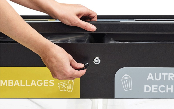 MEUBLE DE TRI SÉLECTIF MORA 110 L
CORBEILLE DE TRI INTÉRIEUR VIGIPIRATE POUR RECYCLAGE