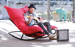 ROCKING CHAIR LUCIE COULEUR NOIR ET POUR EXTERIEUR F6018
MOBILIER DE REPOS FATBOY