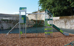 STRUCTURE DE JEUX POUR ENFANT EN PLEIN AIR METROPOLIS - 2 TOURS AVEC TOIT