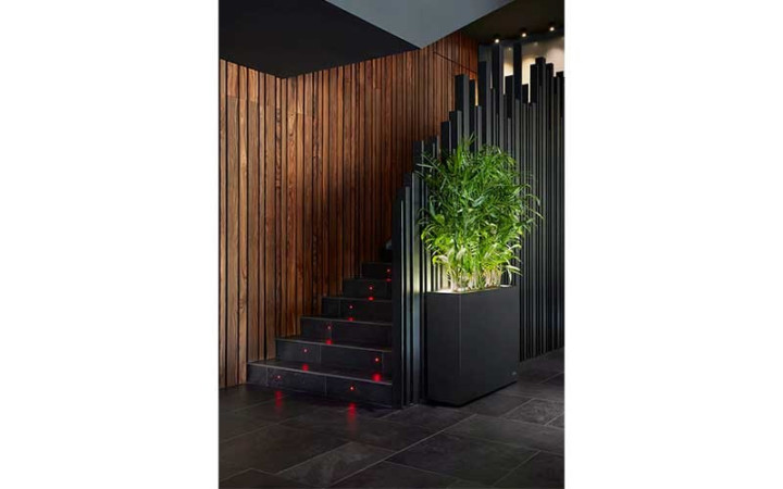 JARDINIÈRE LUMINEUSE INTÉRIEURE ET EXTÉRIEURE FLORA
POT DESIGN POUR HOTEL RESTAURANT COMMERCE