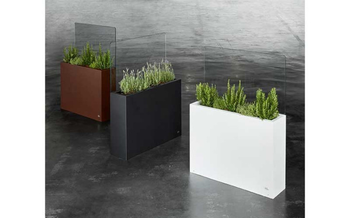 JARDINIÈRE RINAS AVEC SÉPARATION EN VERRE POUR TERRASSE DE RESTAURANT 
ET HÔTEL