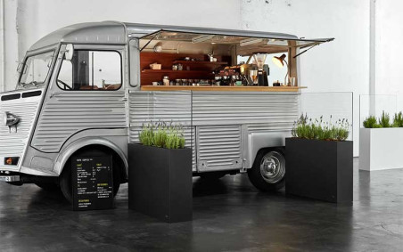JARDINIÈRE RINAS AVEC SÉPARATION EN VERRE POUR TERRASSE DE RESTAURANT 
ET HÔTEL