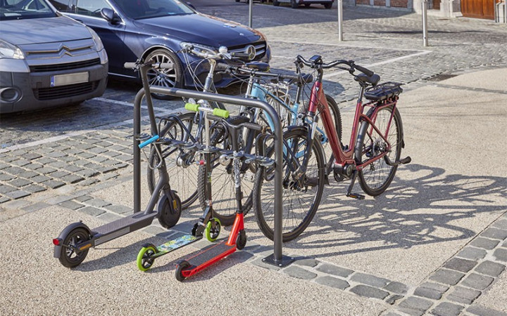 RANGE 3 VÉLOS ET 6 TROTTINETTES POUR COLLECTIVITÉS 
SOLUTION DE STATIONNEMENT POUR VÉLOS ET TROTTINETTES  POUR ESPACE EXTÉRIEUR