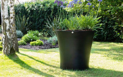 POT VOGUE EN POLYETHYLENE DESIGN
JARDINIÈRE EXTÉRIEURE PLASTIQUE POUR ESPACE PUBLIC