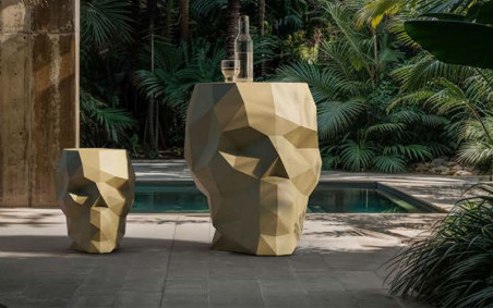 TABOURET ORIGAMI SQUELETTE 
ASSISE DESIGN ET MODERNE POUR ESPACE DE REPOS INTÉRIEUR ET EXTÉRIEUR