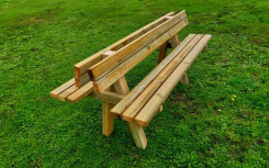 BANC EN BOIS DOUBLE PINEDE
MOBILIER URBAIN EN BOIS POUR COLLECTIVITÉ
AMENAGEMENT PARC ET JARDIN PUBLIC