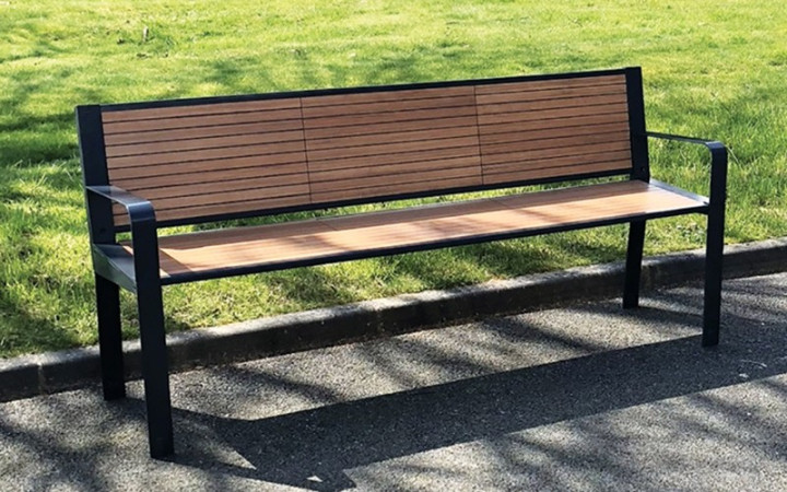 BANC EXTERIEUR LISERON EN ACIER ET COMPACT
MOBILIER URBAIN DESIGN ACIER ET HPL