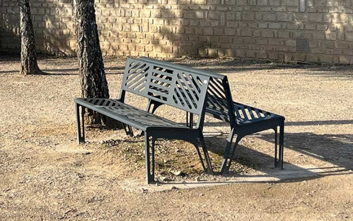 BANC ACIER EMMY DESIGN ET MODERNE 
MOBILIER URBAIN ESPACE PUBLIC