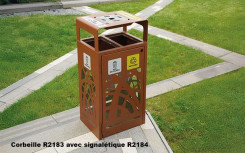 CORBEILLE DE TRI FLORY MODERNE ET DESIGN
POUBELLE DE VILLE POUR ESPACE EXTERIEUR
POUBELLE DESIGN POUR CENTRE COMMERCIAL