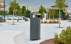 CORBEILLE EN ACIER AVEC CENDRIER SILENE
POUBELLE PUBLIQUE AVEC CENDRIER MODERNE POUR PROPRETÉ URBAINE