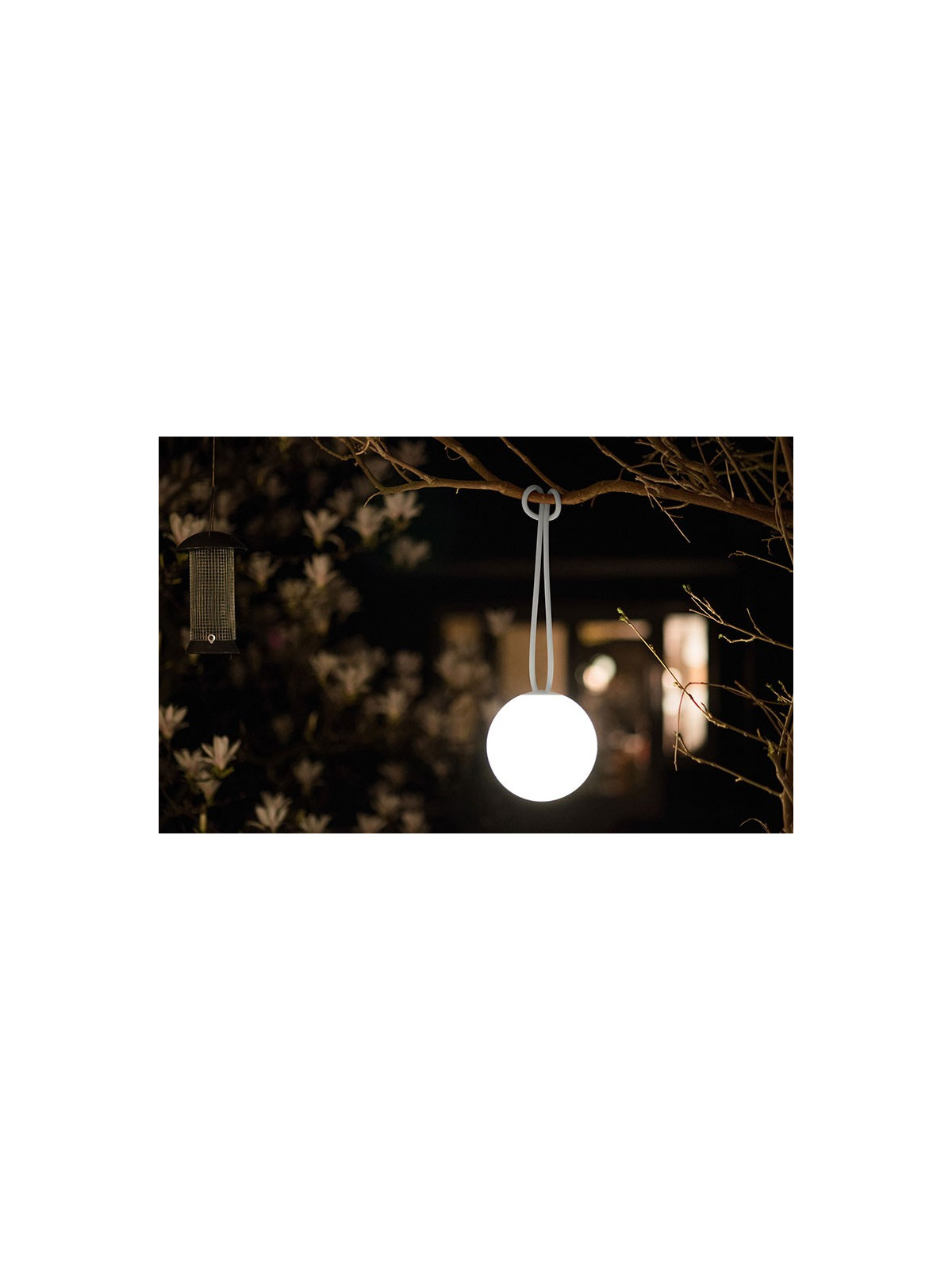BOULE LUMINEUSE SUSPENDUE EXTÉRIEURE ET INTÉRIEUR FATBOY
LAMPE BOLLEKE DESIGN ET MODERNE JARDIN OU TERRASSE