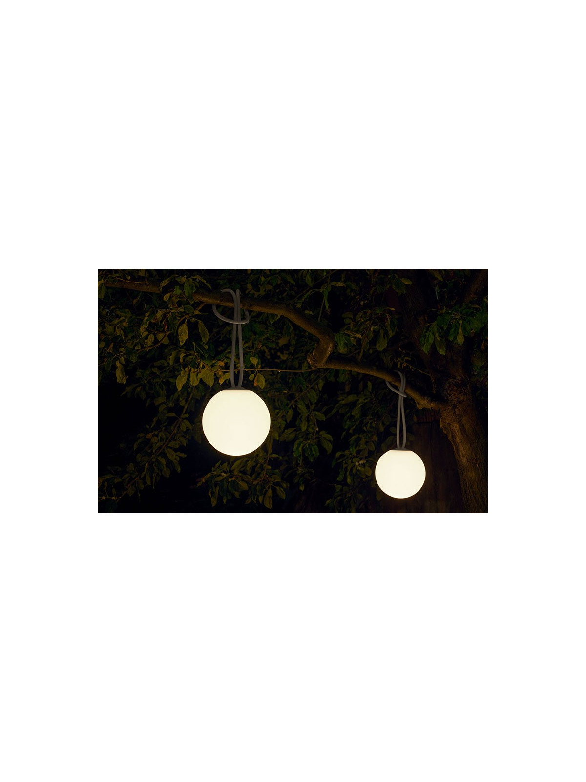 BOULE LUMINEUSE SUSPENDUE EXTÉRIEURE ET INTÉRIEUR FATBOY
LAMPE BOLLEKE DESIGN ET MODERNE JARDIN OU TERRASSE
