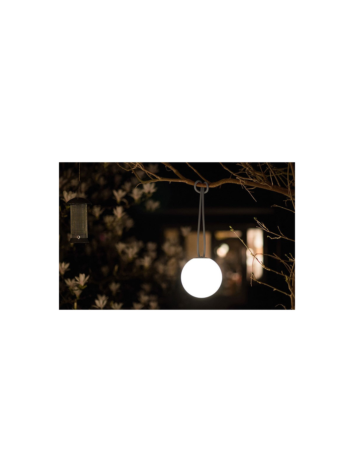 BOULE LUMINEUSE SUSPENDUE EXTÉRIEURE ET INTÉRIEUR FATBOY
LAMPE BOLLEKE DESIGN ET MODERNE JARDIN OU TERRASSE