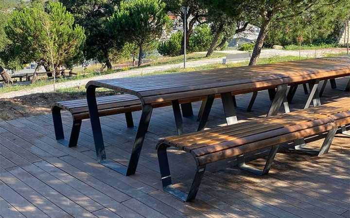 BANC WAVE ASSISE EN BOIS EXEMPLE AVEC TABLE DE PIQUE NIQUE