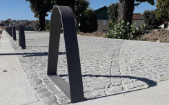 ARCEAU DE PROTECTION WAVE MICROCUBO
BORNE DE SÉCURITÉ DESIGN WAVE POUR ESPACE EXTÉRIEUR