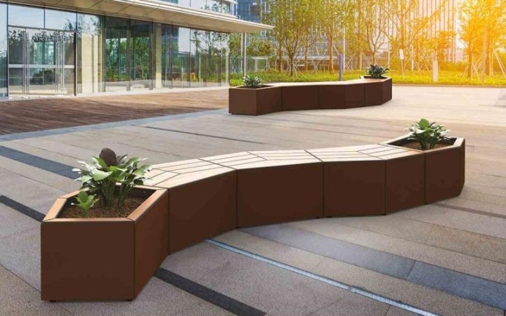 BANQUETTE MODULABLE ET MODERNE KARADIS
MOBILIER URBAIN TENDANCE POUR PARC ET CENTRES-VILLES