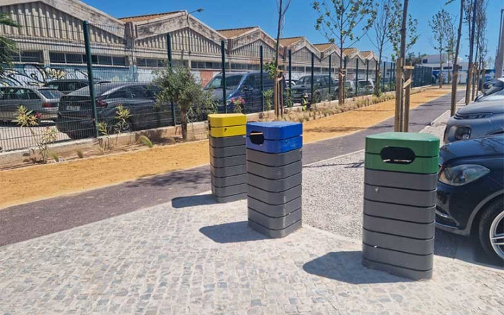 CORBEILLE DE TRI EN ACIER WAVE AVEC COUVERCLE
POUBELLE URBAINE DE VILLE MICROCUBO
COLLECTEUR DE DÉCHET POUR COLLECTIVITÉ