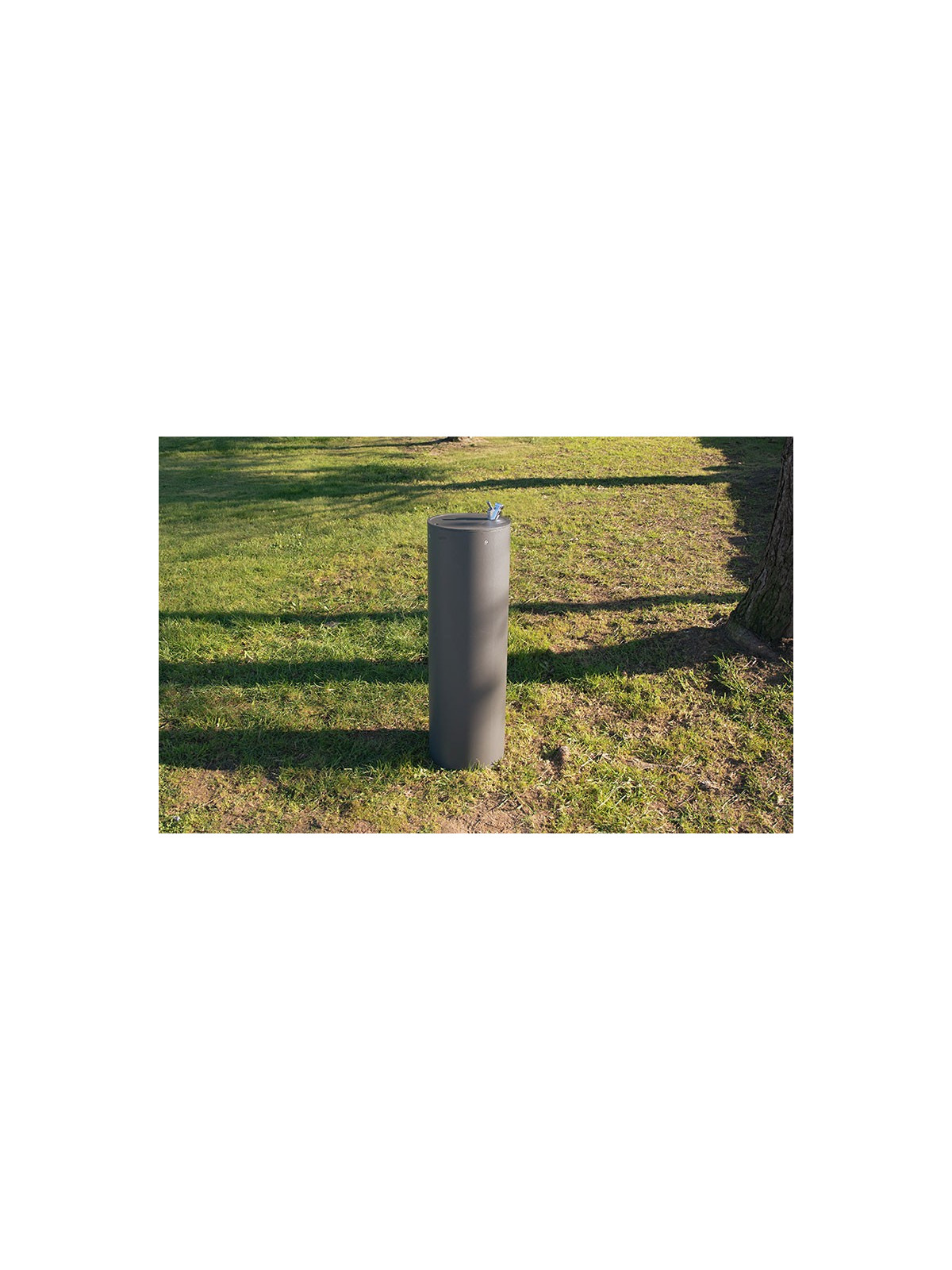 FONTAINE A EAU EN ACIER TUBUS MICROCUBO EXCLUSIVITÉ CELONA
FONTAINE RONDE DESIGN POUR ESPACE URBAIN