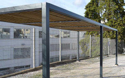 PERGOLA EXTÉRIEURE SQUARE MICROCUBO MOBILIER URBAIN MODERNE EXCLUSIVITÉ CELONA
PERGOLA DESIGN EN ACIER ET BOIS SQUARE