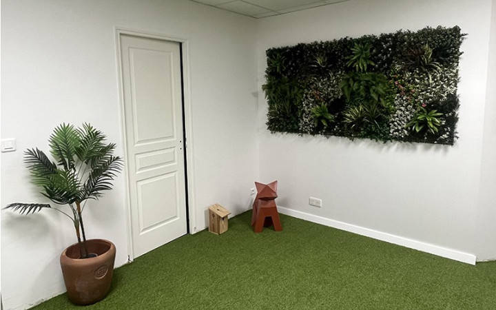 DÉCORATION MUR VÉGÉTAL MODERNE
MUR FAUSSE PLANTES ARTIFICIELLES POUR HÔTEL RESTAURANT OU BAR