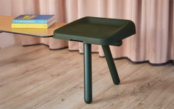 BANC MODERNE POUR SALLE D'ATTENTE AVEC TABLETTE EN BOIS SAREK SLIM
BANC DESIGN MÉTAL ET POLYURÉTHANE NATUREL