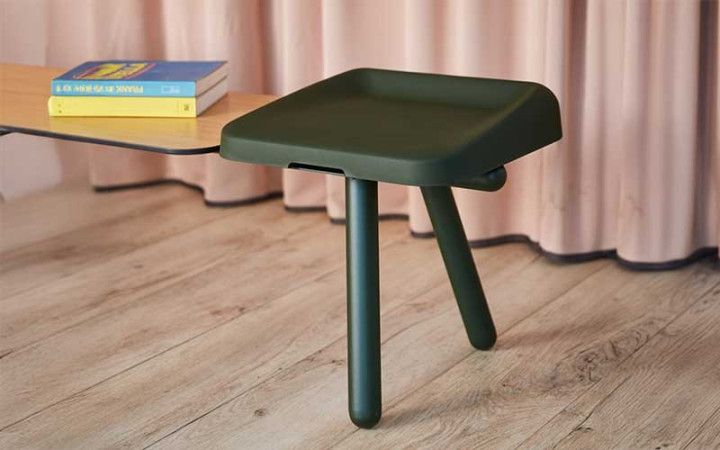 BANC MODERNE POUR SALLE D'ATTENTE AVEC TABLETTE EN BOIS SAREK SLIM
BANC DESIGN MÉTAL ET POLYURÉTHANE NATUREL