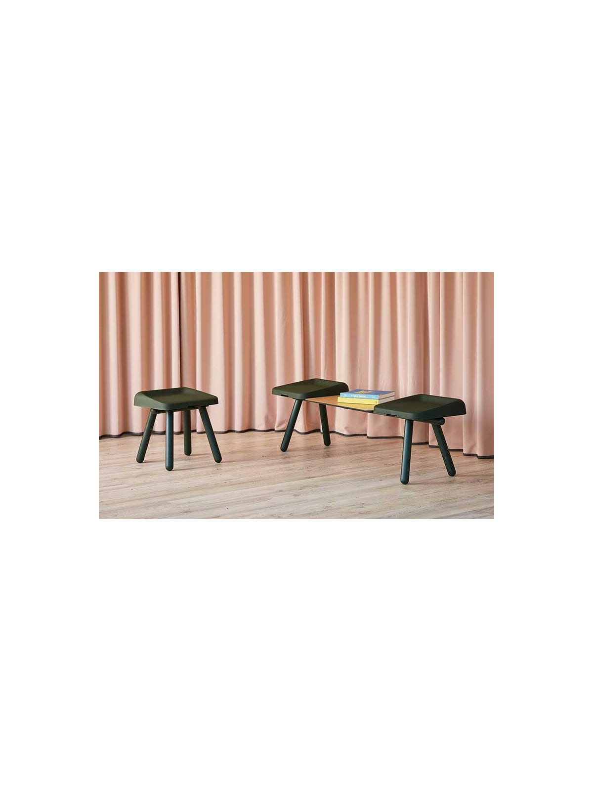 BANC MODERNE POUR SALLE D'ATTENTE AVEC TABLETTE EN BOIS SAREK SLIM
BANC DESIGN MÉTAL ET POLYURÉTHANE NATUREL