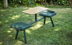 BANC DESIGN SAREK SLIM 2 PLACES AVEC TABLETTE HAUTE
MOBILIER DE JARDIN MODERNE POUR TERRASSE ET ESPACE DE REPOS