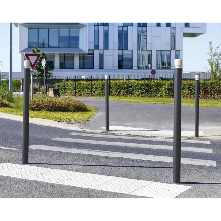 POTELET PMR HAUTE VISIBILITÉ AGGLO Ø72 Ø102 mm 
POTELET DE SÉCURITÉ POUR ESPACE PUBLIC PROTECTION URBAINE