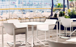 FAUTEUIL WALL STREET BLANC
FAUTEUIL DE RÉCEPTION DESIGN ET MODERNE
CHAISE AVEC ACCOUDOIRS WALL STREET INTÉRIEUR EXTÉRIEUR