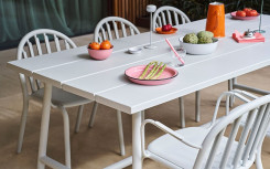 TABLE DE PIQUE NIQUE RECTANGULAIRE DESIGN FRED POUR JARDIN ET TERRASSE
TABLE MODERNE PLIANTE EN ALUMINIUM