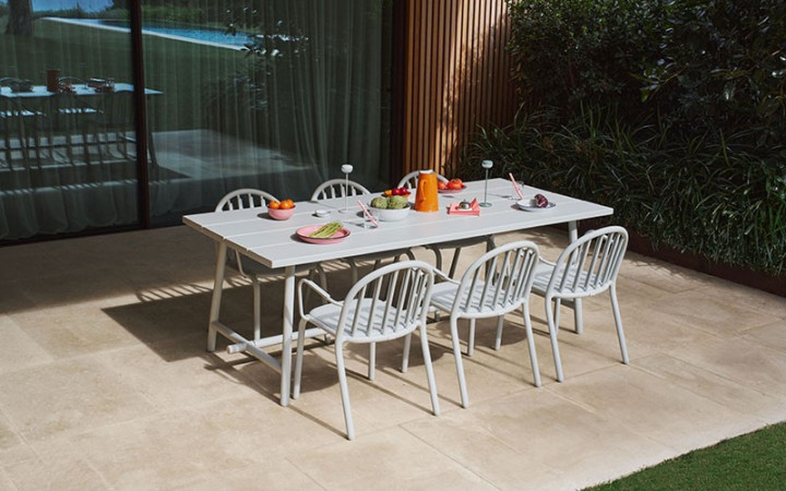TABLE DE PIQUE NIQUE RECTANGULAIRE DESIGN KAWAI POUR JARDIN ET TERRASSE
TABLE MODERNE PLIANTE EN ALUMINIUM