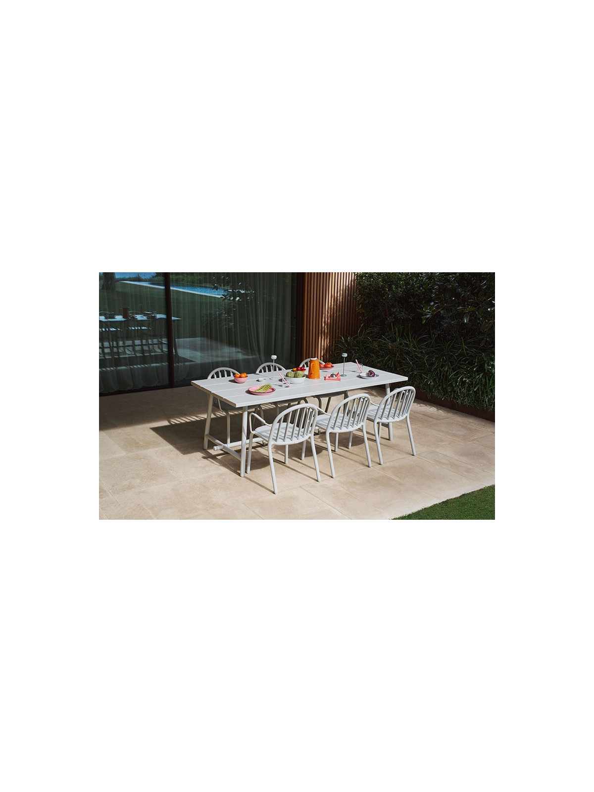 TABLE DE PIQUE NIQUE RECTANGULAIRE DESIGN FRED POUR JARDIN ET TERRASSE
TABLE MODERNE PLIANTE EN ALUMINIUM