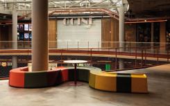 PACK N°4 SAREK - ASSISE SERPENTIN INTÉRIEUR EXTÉRIEUR
ESPACE DE RÉCEPTION CHIC ET MODERNE