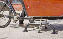 ARCEAU ANTIVOL STATIONNEMENT VÉLO CARGO
ATTACHE VÉLO EXTÉRIEUR POUR PARKING URBAIN VÉLO CARGO