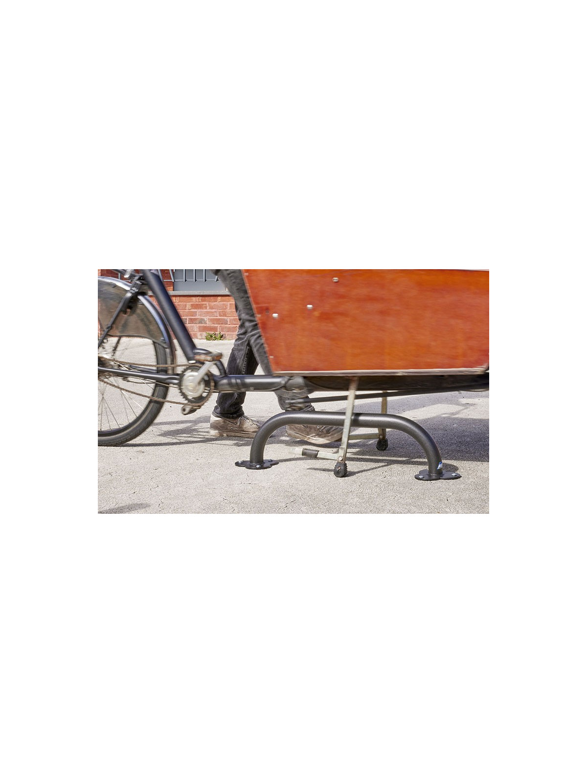 ARCEAU ANTIVOL STATIONNEMENT VÉLO CARGO
ATTACHE VÉLO EXTÉRIEUR POUR PARKING URBAIN VÉLO CARGO