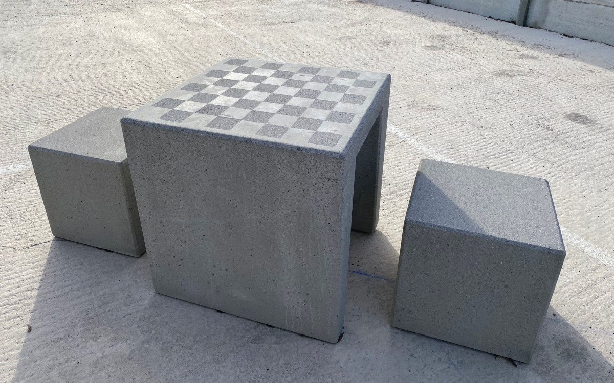 TABLE ECHIQUIER THIEZ