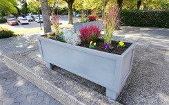 JARDINIÈRE SÉPARATEUR D'ESPACE EN POLYÉTHYLÈNE DESIGN ET MODERNE
BAC A FLEUR POUR MASSIF FLEURIS EXTÉRIEUR