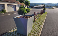 POT EXTERIEUR VOGUE CARRE MODERNE 
JARDINIÈRE CARRÉ DESIGN EN POLYÉTHYLÈNE PROFESSIONNEL ET COLLECTIVITÉ