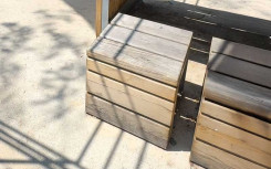 TABOURET EN ACIER BRUT ET BOIS PICTECO MOBILIER URBAIN 
ASSISE SIMPLE POUR ACCOMPAGNER TABLE DE PIQUE NIQUE ET BANC