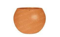 JARDINIÈRE MODERNE EN POLYÉTHYLÈNE POUR ESPACES PUBLICS. POTS DE FLEURS LÉGER ET ROBUSTE POUR JARDIN URBAIN.