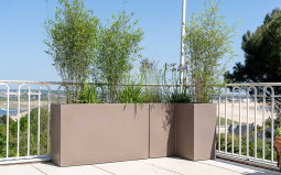 JARDINIÈRE HAUTE SÉPARATEUR ANGLE H 700 MM EN PLASTIQUE
BAC A FLEUR EXTERIEUR 140 L POUR PROFESSIONNEL ET COLLECTIVITÉ