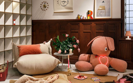 PELUCHE LAPIN GÉANTE DÉCORATIVE POUR ENFANT
POUF DESIGN ET MODERNE POUR INTÉRIEUR
