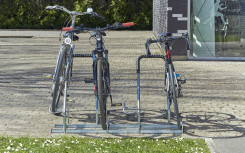 RATELIER 2 VELOS AVEC ARCEAU GAINE