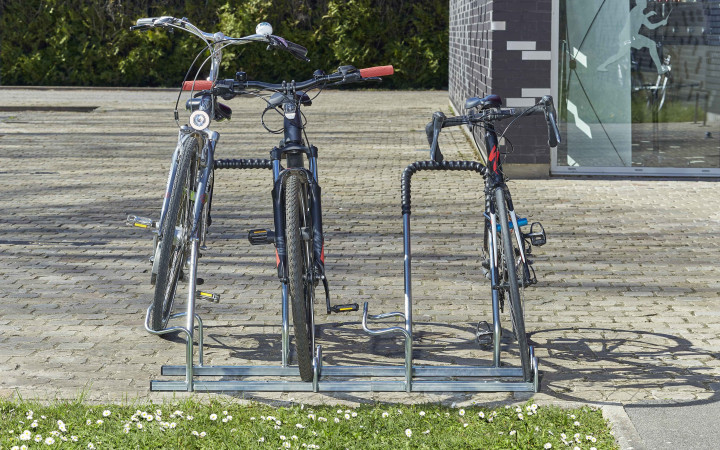 RATELIER 2 VELOS AVEC ARCEAU GAINE